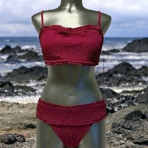 🆕2 Piece Swimsuit,  removable pads & adjustable straps.